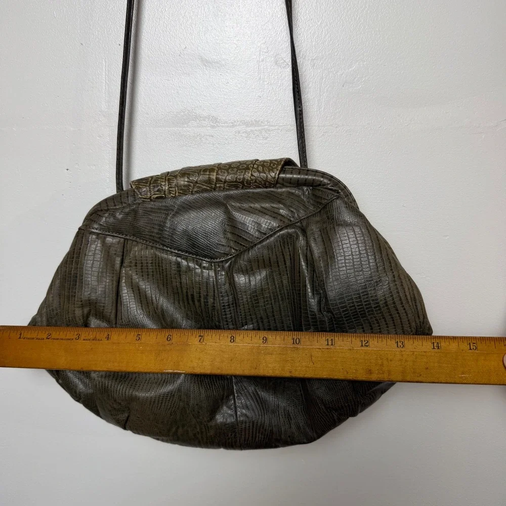 Vintage 90s Green Monstera Garden Leaf Flap Crossbody purse w long skinny handle